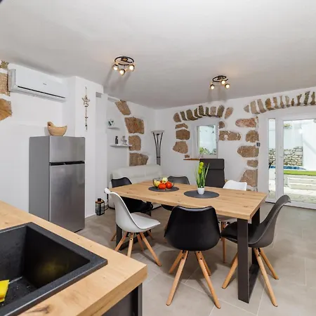 Hébergement de vacances Stone House Zen *