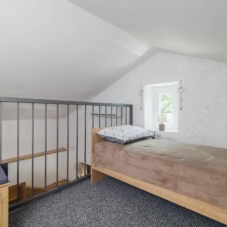 Feriehus Stone House Zen *