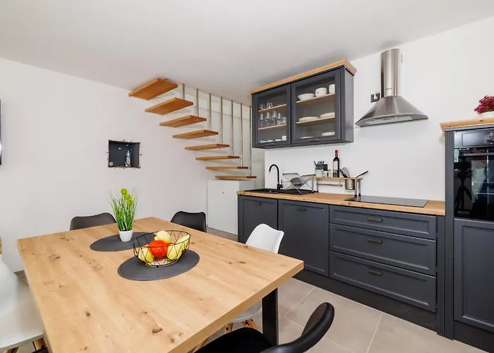Stone House Zen Grizane-Belgrad